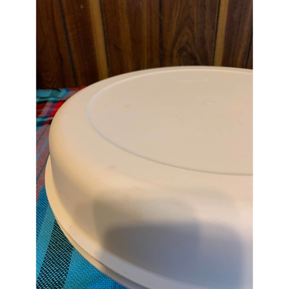 Tupperware divided vegetable chip and dip tray with lid - Picture 6 of 14